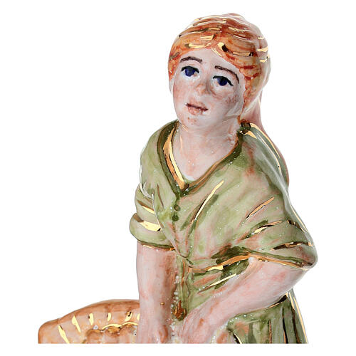 Lavadeira para presépio 20 cm Dellarte Ceramiche pintada à mão 2