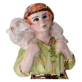 Hirte mit Schaf auf den Schultern, 20 cm Krippe, handbemalt – Dellarte Ceramiche
