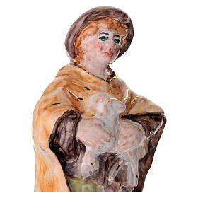 Pastore con pecora in braccio presepe 20 cm dipinto a mano Dell'Arte Ceramiche