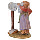 Kobieta wieszająca pranie - figurka do szopki Fontanini 12 cm s3