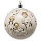 Boule Noël blanc or Nativité sculptée bois Val Gardena 7 cm lumière chaude s1