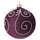 Boule Noël violet iridescent motifs blancs verre soufflé 100 mm s3