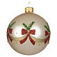 Weihnachtsbaumkugel aus Glas Perlmuttbeige mit Girlande und roten Schleifen 8 cm s1