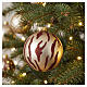 Weihnachtsbaumkugel aus Glas Elfenbein und Bordeaux mit Glitzerdetails Linie Safari 10 cm s2