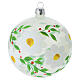 Bola em vidro soprado 100 mm transparente com flores brancas e folhas verdes s1
