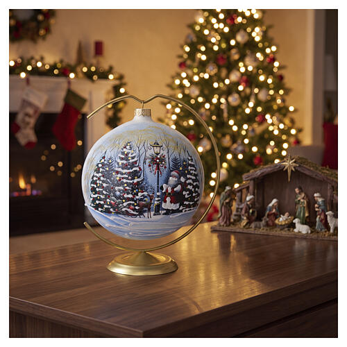 Boule de Noël en verre soufflé 150 mm avec Père Noël et paysage enneigé 2