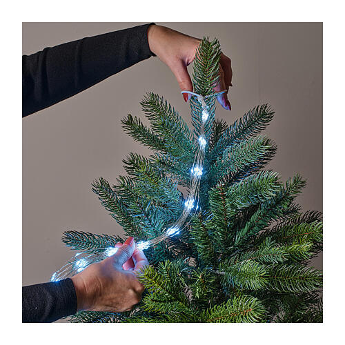 Lichterkaskade für Weihnachtsbäume, 672 Micro-LEDs, kaltweiß, transparenter Draht – 2,1 m, für innen und außen 3