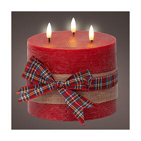 Candela tre stoppini LED cera rossa decorata tremolante 15x15cm bianco caldo