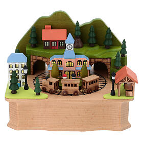 Spieluhr „Rathaus mit Holzeisenbahn“ – aus Buchenholz, mechanisch, Kinderkollektion
