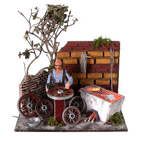 Krippenszene, Schmiedewerkstatt mit Bewegung und Feuer – neapolitanischer Stil, 10 cm Krippe, 20×20×20 cm