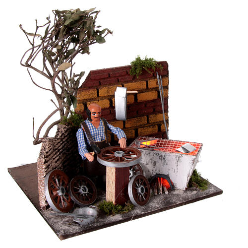 Krippenszene, Schmiedewerkstatt mit Bewegung und Feuer – neapolitanischer Stil, 10 cm Krippe, 20×20×20 cm 3