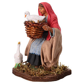 Mujer sentada con cesta gansos Belén Napolitano 14 cm