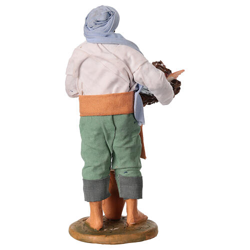 Pescatore in piedi con cesto pesce e pipa 14 cm Presepe Napoletano 4