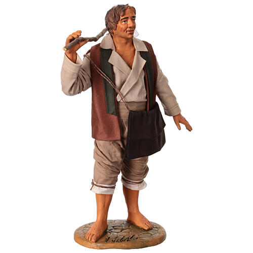 Campesino con azada sobre el hombro 30 cm Belén Napolitano 4