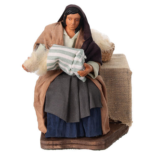 Woman stuffing a pillow: animated figurine for 12 cm Neapolitan Nativity Scene 1