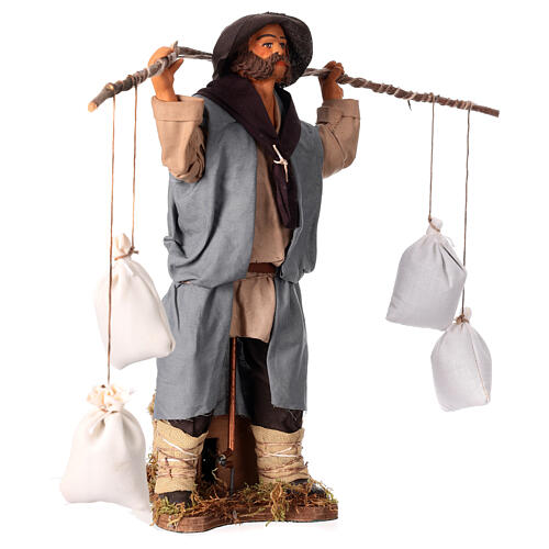 Homme avec 4 sacs pendus en mouvement 24 cm crèche napolitaine 6