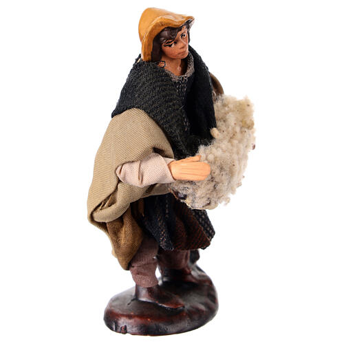 Shepherd with sheep under his arm for Neapolitan Nativity Scene, h 10 cm, terracotta and fabric 3