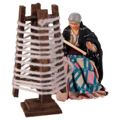 Kobieta przędząca wełnę - figurka do szopki neapoletańskiej 8 cm 2