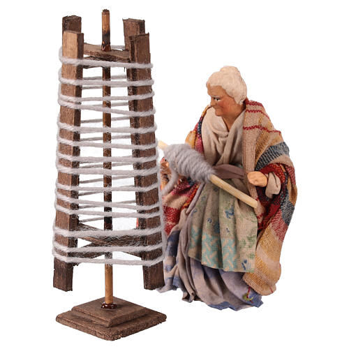 Kobieta przędząca wełnę z wrzecionem - figurka do szopki neapolitańskiej 14-16 cm 2