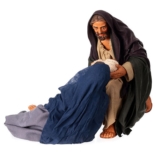 Nativity with Saint Joseph on his knees holding the Infant for 30 cm Neapolitan Nativity Scene 5