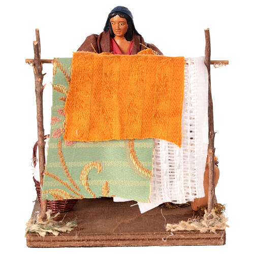 Frau, die Wäsche aufhängt, in Bewegung, für 12 cm Krippe, Neapolitanische Krippe, 16x12x13 cm 1