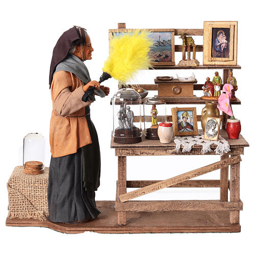 Old lady dusting sideboard, animated figurine for 30 cm Neapolitan Nativity Scene 1