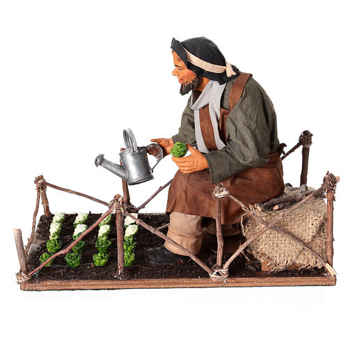 Agricultor regando a horta movimento presépio napolitano 30 cm 5