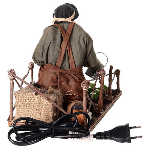 Agricultor regando a horta movimento presépio napolitano 30 cm 6