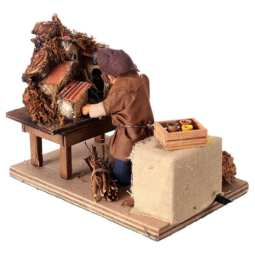 Budujący szopkę - ruchoma figurka do szopki neapolitańskiej 10 cm 4