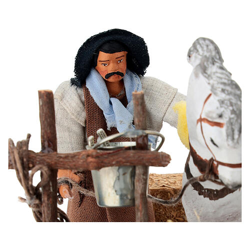 Uomo striglia il cavallo presepe napoletano da 10 cm 2