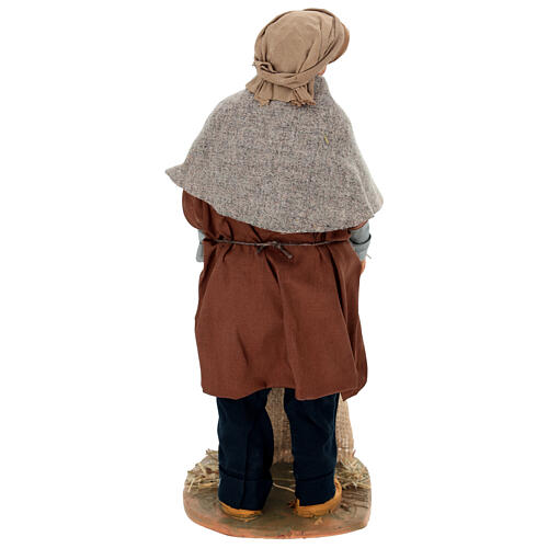 Uomo con sacco di fieno presepe napoletano da 30 cm 4