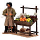 Fruttivendolo in movimento con bilancia e banco di frutta 25 cm presepe napoletano s3