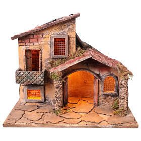 Oświetlony dom 35x25x30 cm, szopka neapolitańska 8-10 cm