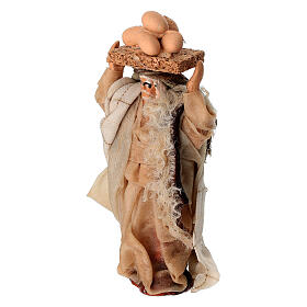 Uomo con cesto di uova in testa terracotta 6 cm presepe napoletano