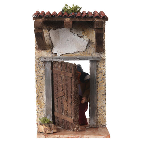 Lady exiting her house: animated figurine for 10 cm Neapolitan Nativity Scene, 20x10x15 cm 1