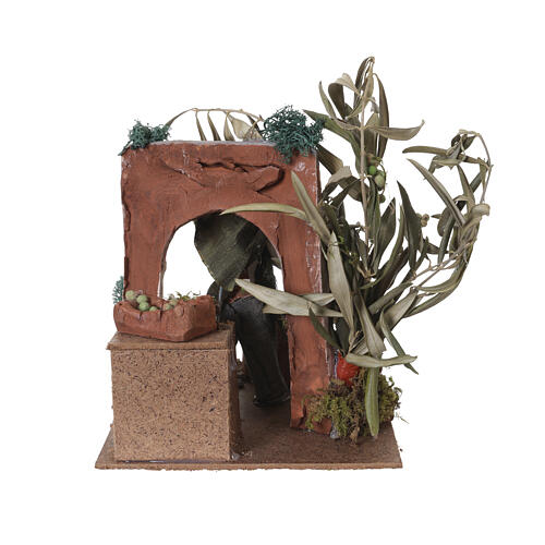 Venditore di olive in movimento 15x20x15 cm per presepe da 12 cm 4