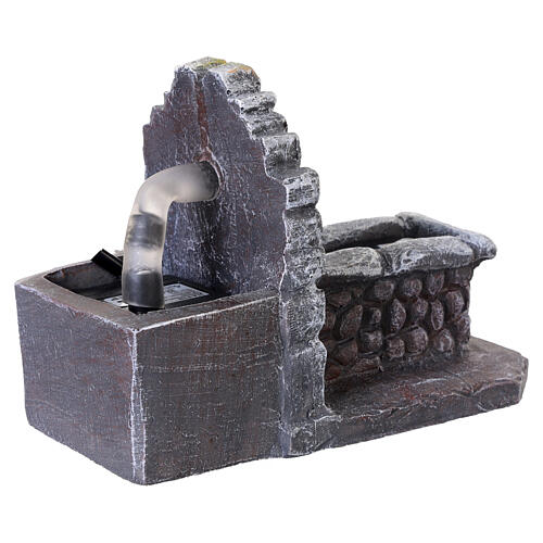 Fontana rustica a vasca con pompa in resina 10x10x15 cm per presepe 8 cm 4