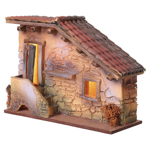 Casa rústica em resina com escada externa iluminada 12x18x4 cm para presépio de 6 cm 3