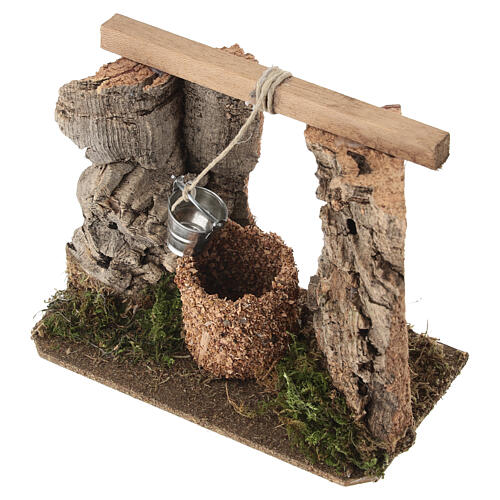 Pozo entre las rocas con cubo de madera y corcho 10x15x5 cm para belén 8 cm 3