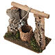 Pozo entre las rocas con cubo de madera y corcho 10x15x5 cm para belén 8 cm s3