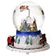 Boule à neige village de Noël animé avec Père Noël en traîneau et petit train 15x15 cm s5