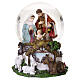 Natività con Sacra Famiglia in sfera di vetro musicale 15x10 cm s1