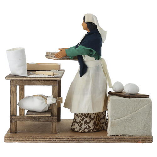 Femme qui tamise la farine mouvement crèche napolitaine 16-18 cm 4