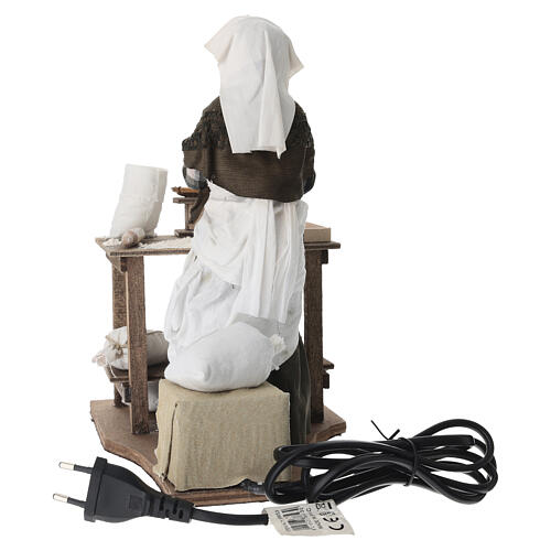 Kobieta przesiewająca mąkę - ruchoma figurka do szopki neapolitańskiej 30 cm 6