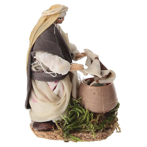 Lavandière debout 6 cm crèche napolitaine 3