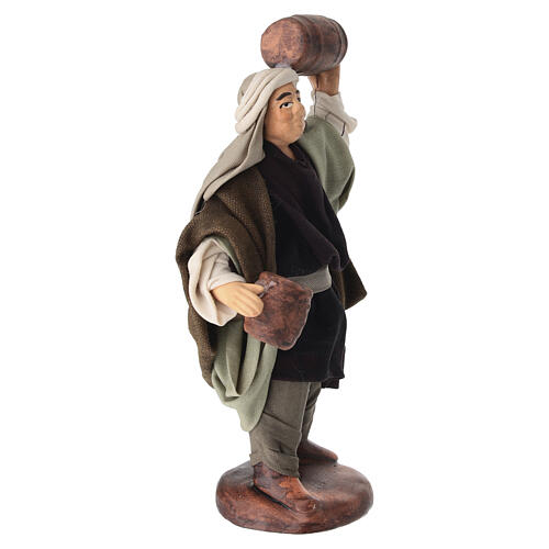 Figurka z terakoty mężczyzny z beczkami do szopki neapolitańskiej 14 cm 3