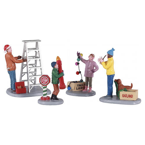 Getting Ready To Decorate 4-teiliges Figurenset Lemax Vail Village 7x17x6 cm – 12030 1
