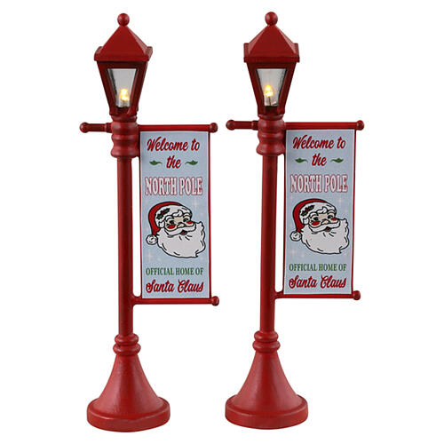 North Pole Lamppost 2-teiliges beleuchtetes Set (4,5 V) Lemax Santa's Wonderland 10x7x2 cm - 34091 1
