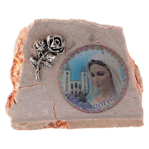 Wizerunek Matki Bożej z Medjugorje na kamieniu 1