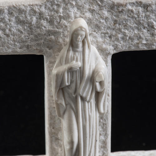 Cruz Virgen de Medjugorje mármol blanco 4